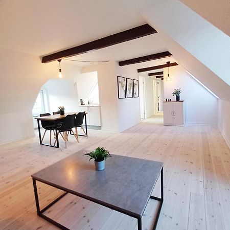 Beautiful 2 Bedroom Apartment Center Of City Randers Esterno foto